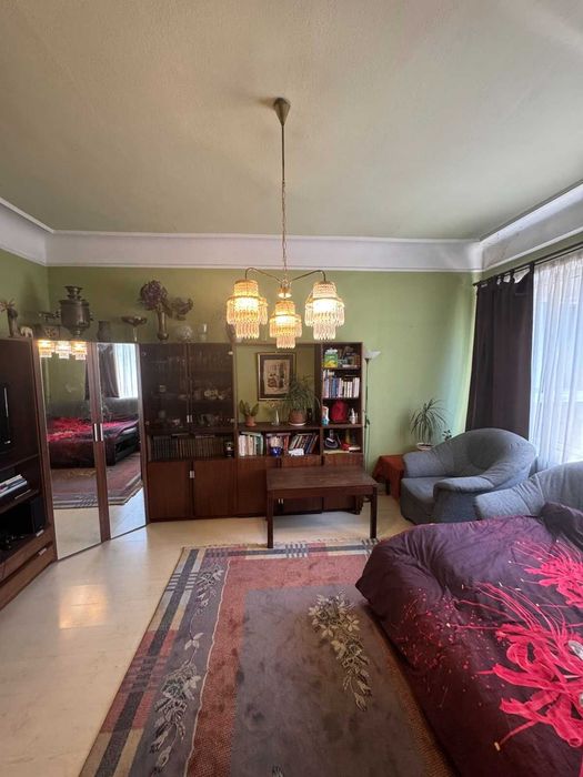 Продам 3 к. квартиру на вул. Жуковського 2Б