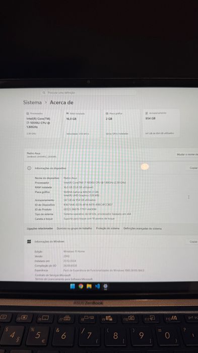 Asus Zenbook — i7 / 16GB RAM / 1TB SSD