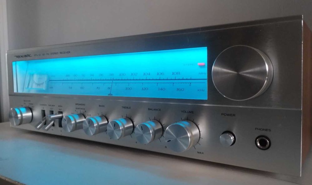 Стерео ресивер  Realistic STA-64.