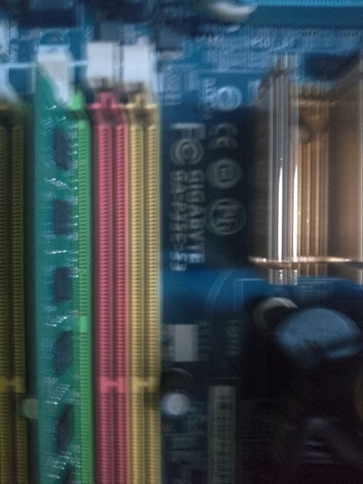Материнська плата Gigabyte Ga-P35C-S3