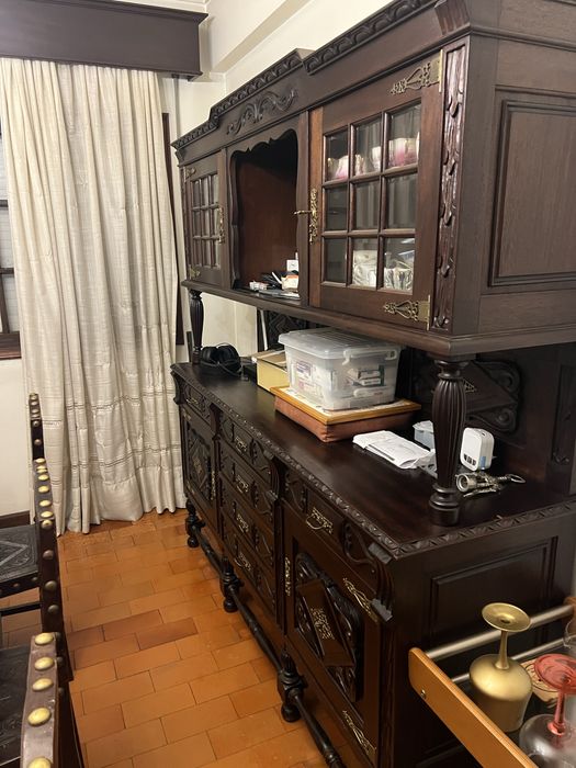 Armarios de alta qualidade sem arranhoes, como novos.