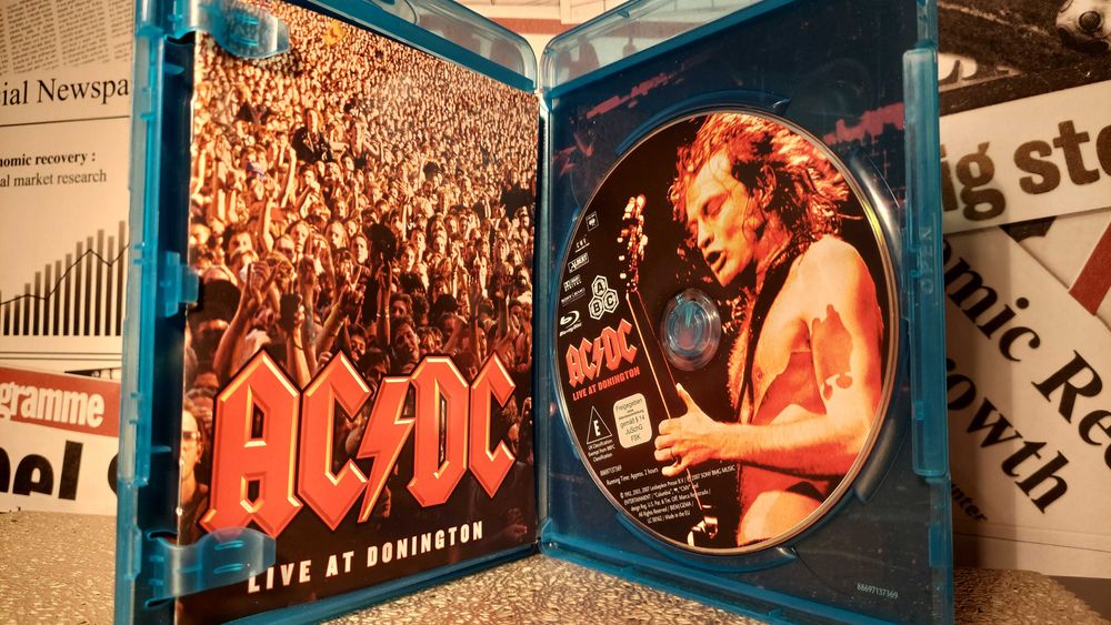 AC/DC - Live At Donington Koncert na Blu-ray