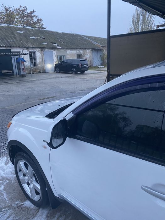 Mitsubishi Outlander XL