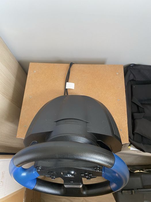 Volante Thrustmaster T150