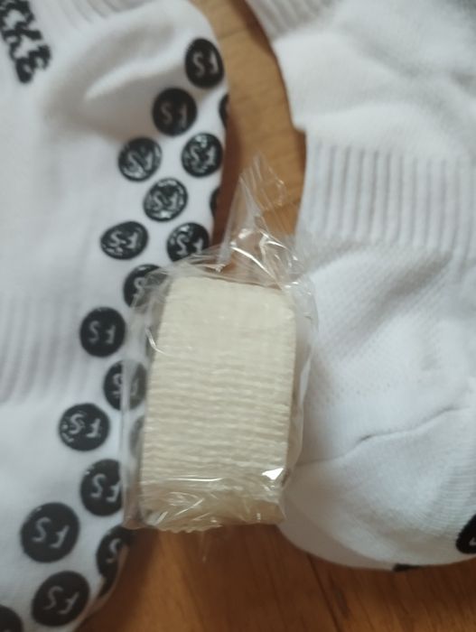 Zestaw piłkarski skarpety i taśmy 3 sztuki białe