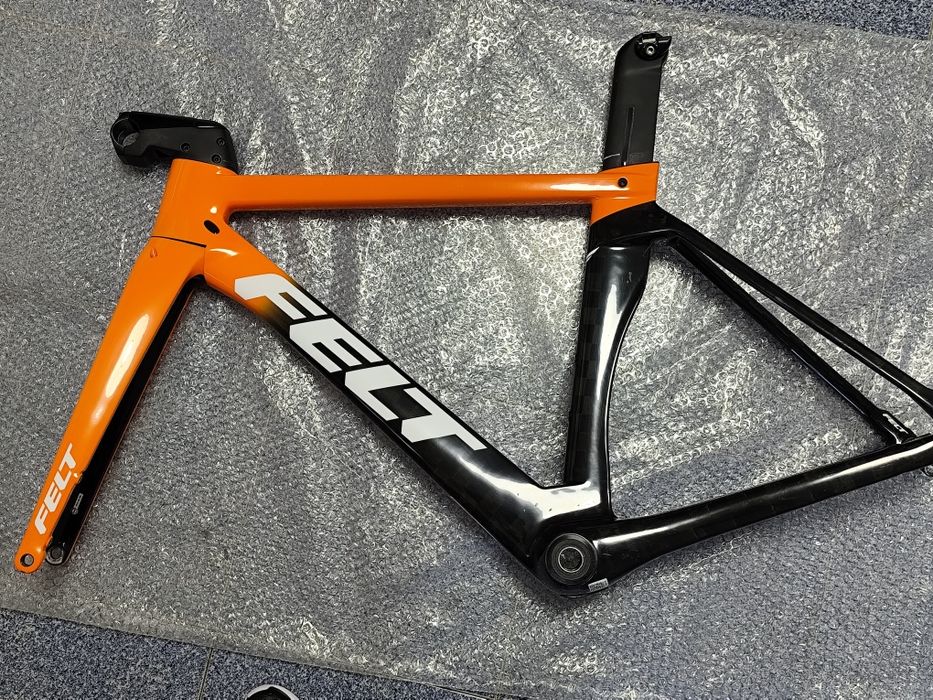 Vendo quadro de bicicleta estrada FELT AR tamanho 48 totalmente em carbono