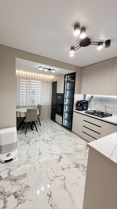 Продам 3-комнатную квартиру с дизайнерским ремонтом