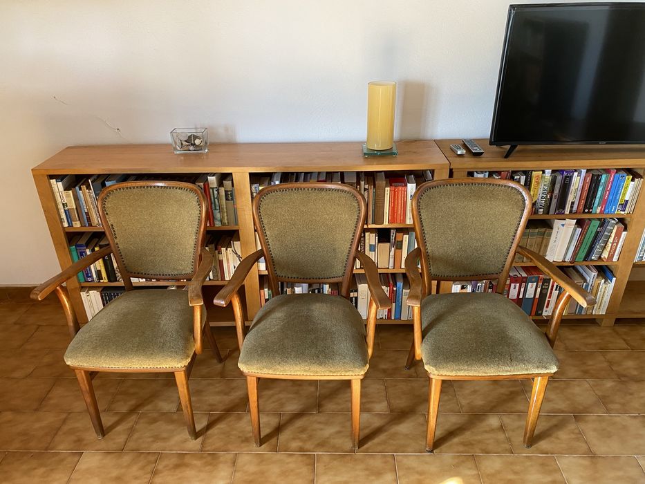 Três cadeiras tecido oliva