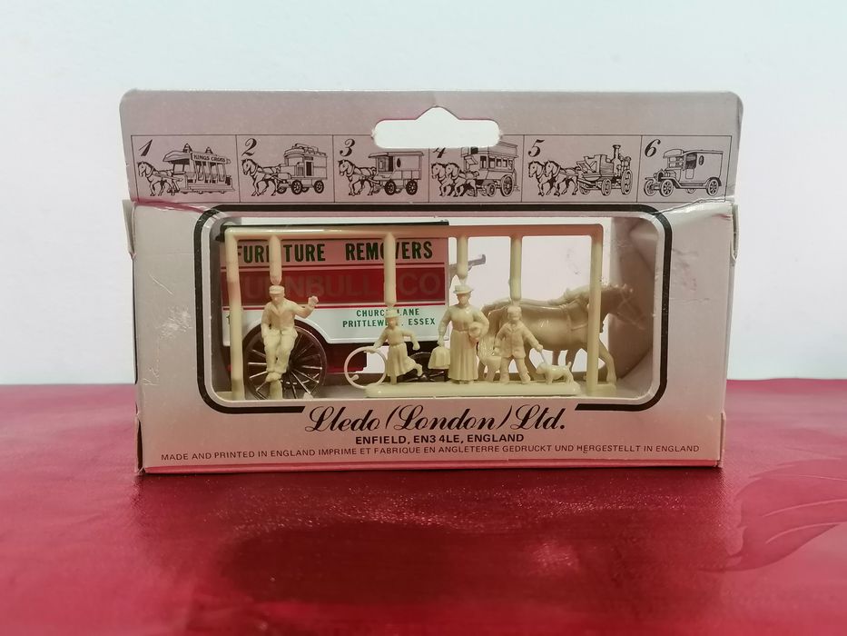 Carruagem miniatura metal Days Gone, insc Furniture Removers, Lledo