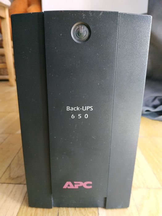 UPS джерело безперебійного живлення