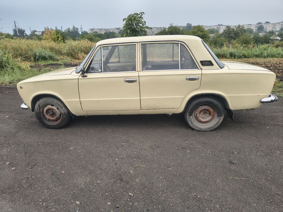 автомобіль Жигулі ваз 21011