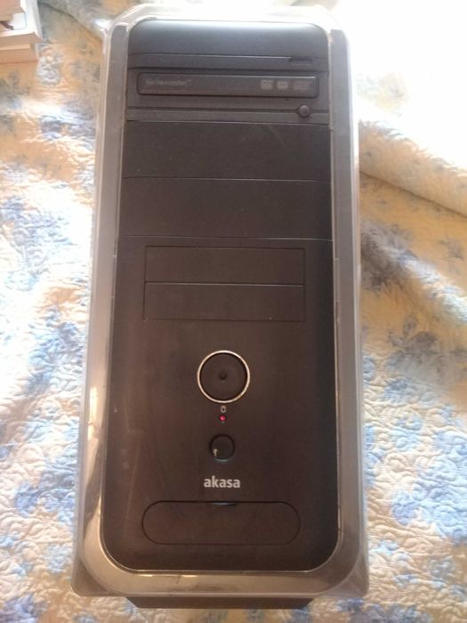 Torre de computador usada