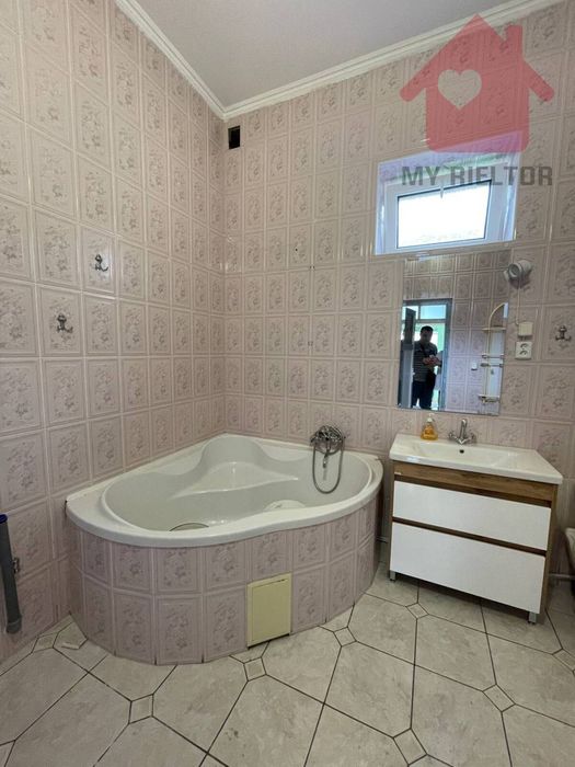 Продаж будинку в центрі міста!