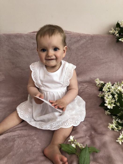 Біла сукня-боді 80 розміру