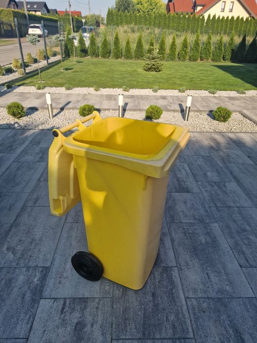 Kosz kubeł pojemnik śmietnik 120 l żółty