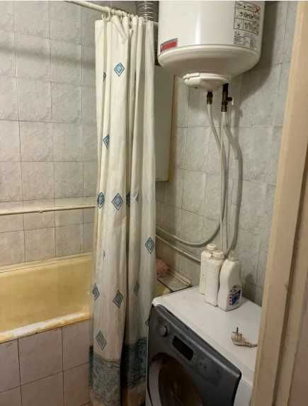 Двухкомнатная, "Сталинка", Севастопольская пл. 58000$.