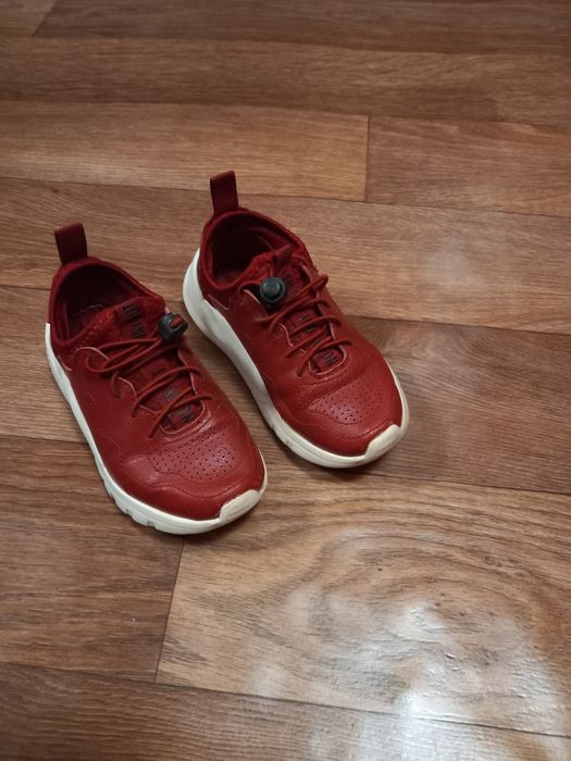 Кросівки reserved