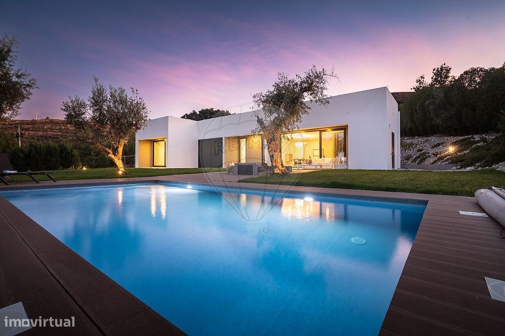 Moradia T5 para venda