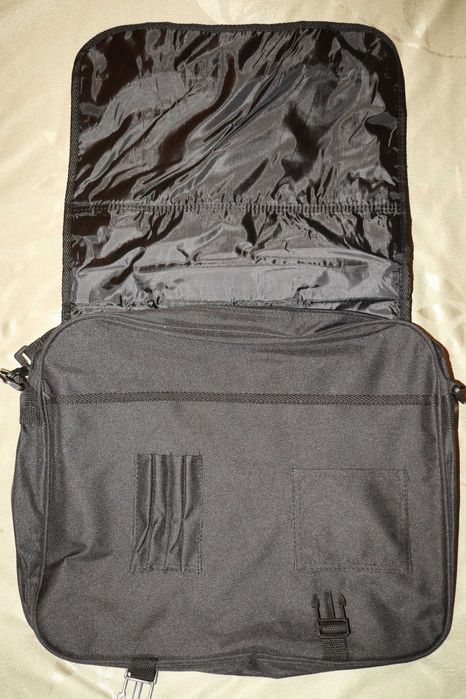Nowa elegancka torba czarna na ramię na studia pracy szkoły na laptop