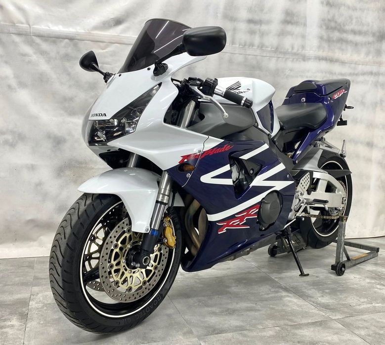 Honda CBR Honda CBR 900RR FireBlade Model 954 Top Stan