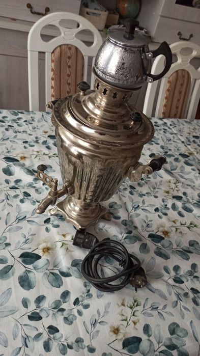 Samowar elektryczny z imbrykem