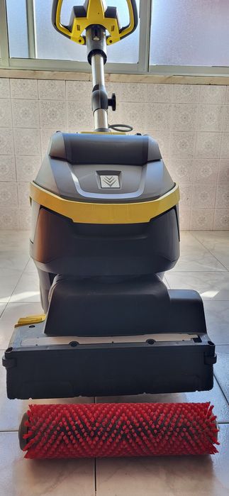 Lavadora de pavimentos profissional Karcher BR 35/12 C Bp Pack