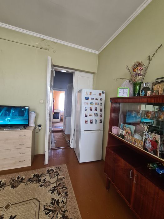 Оренда однокімнатної квартири  по вул Руська,  перший поверх.