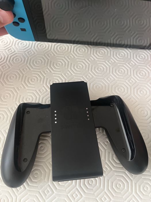 Nintendo Switch + Dock + Joy-Con