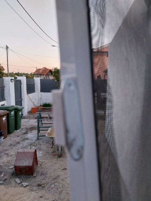 Porta Mosquiteira branca