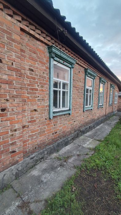Продам цегляний будинок