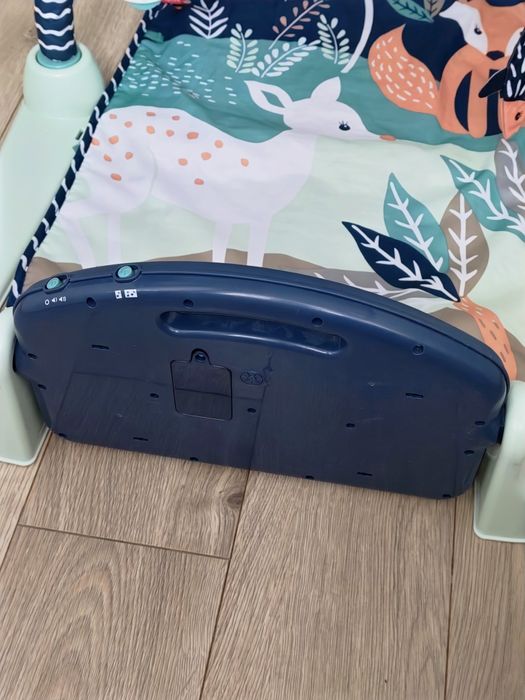 Fischer Price Mata edukacyjna z pianinem interaktywna muzyczna