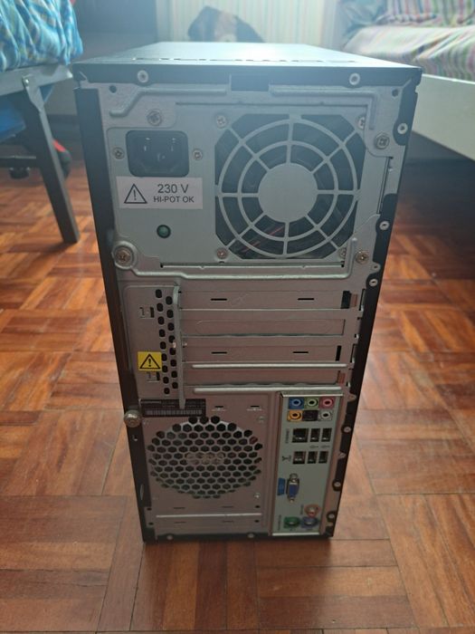 Pc torre de computador p/peças