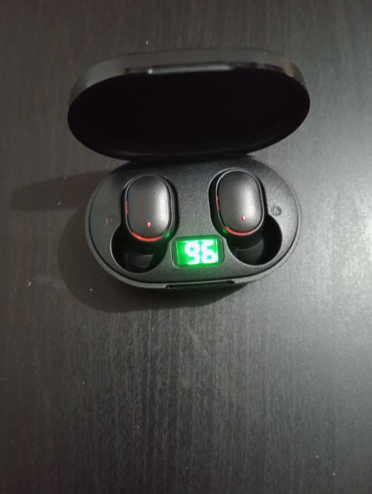 earphones bluetooth brancos e pretos (19 pares disponiveis)-