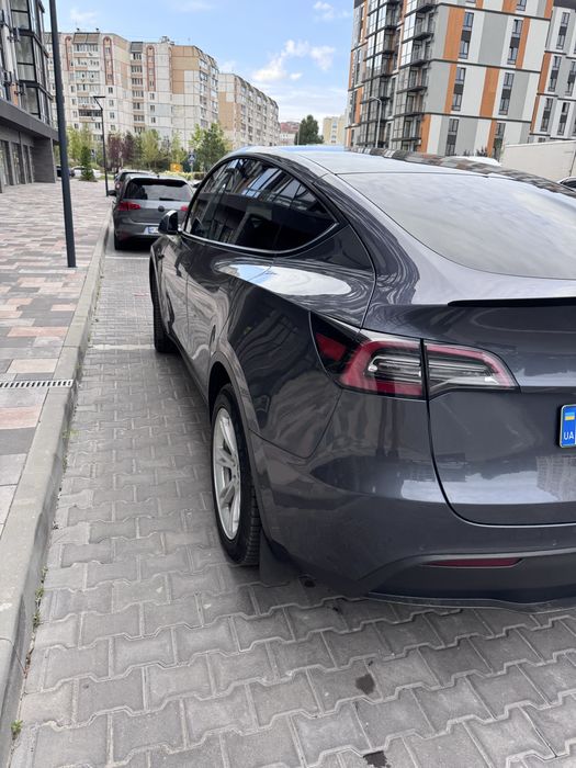 Tesla Model Y 2021 VIN LRWYGCEK0MC063496 фото оголошення 5 з 18