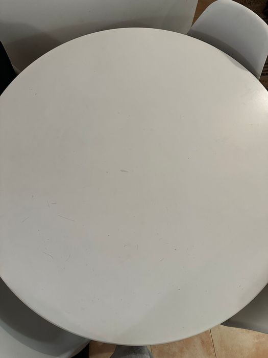 mesa de centro sem cadeiras