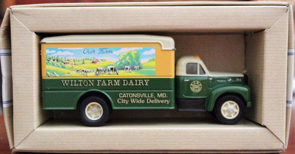 CORGI Classics 1:50 Man Mack B Series Van Wilton Farm