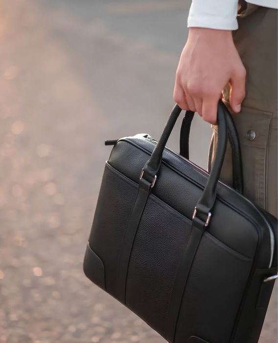 Якісна чоловіча шкіряна сумка- портфель, для ноутбука чи документів