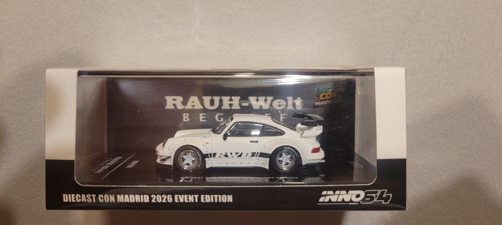 Inno64 Porsche RWB 930 Diecast Con Madrid 2026 Event Edition folia