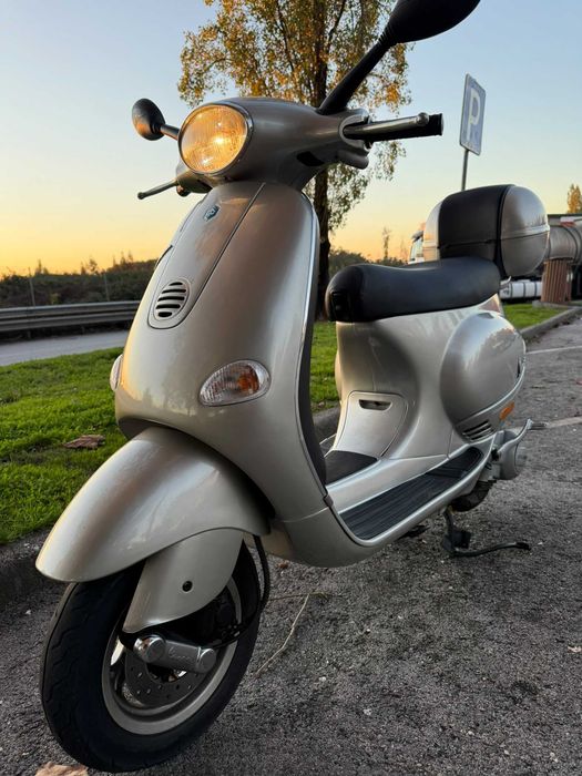 Vespa Piaggio ET4 150