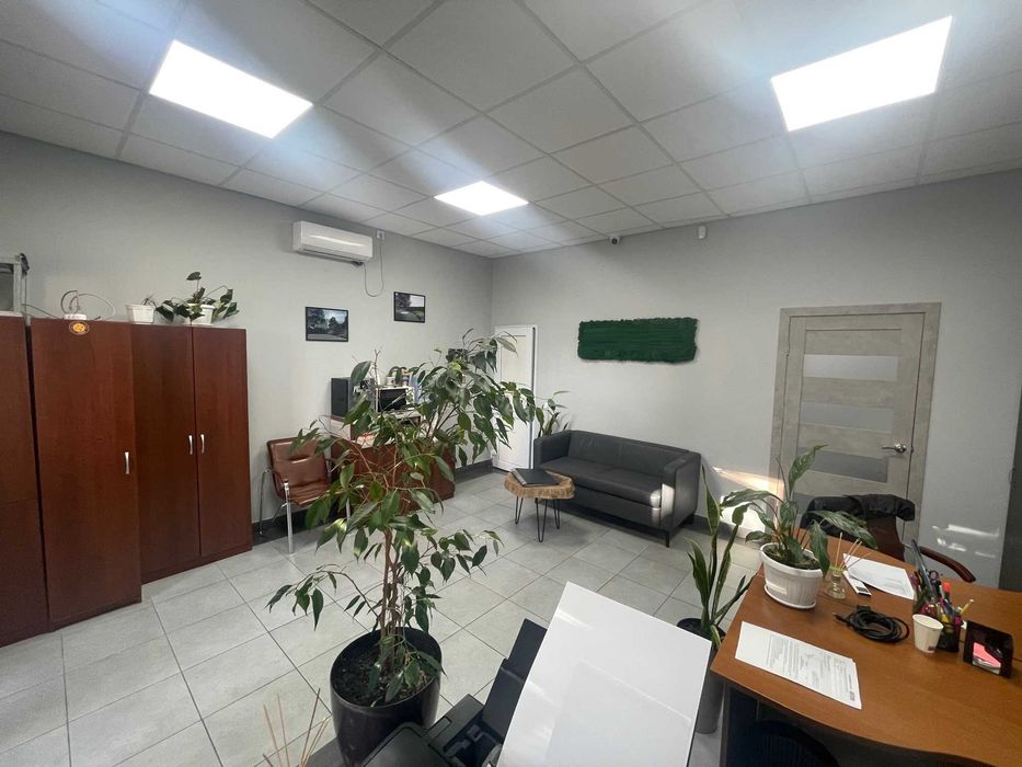 Оренда офісу 50 м2, торгової площі, біля метро Бориспільська, Київ