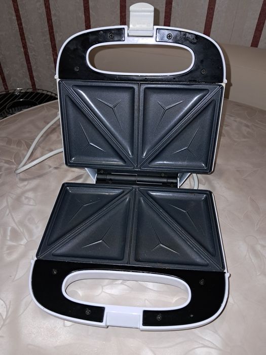 Бутербродниця Ardesto SMH-913W — як нова!