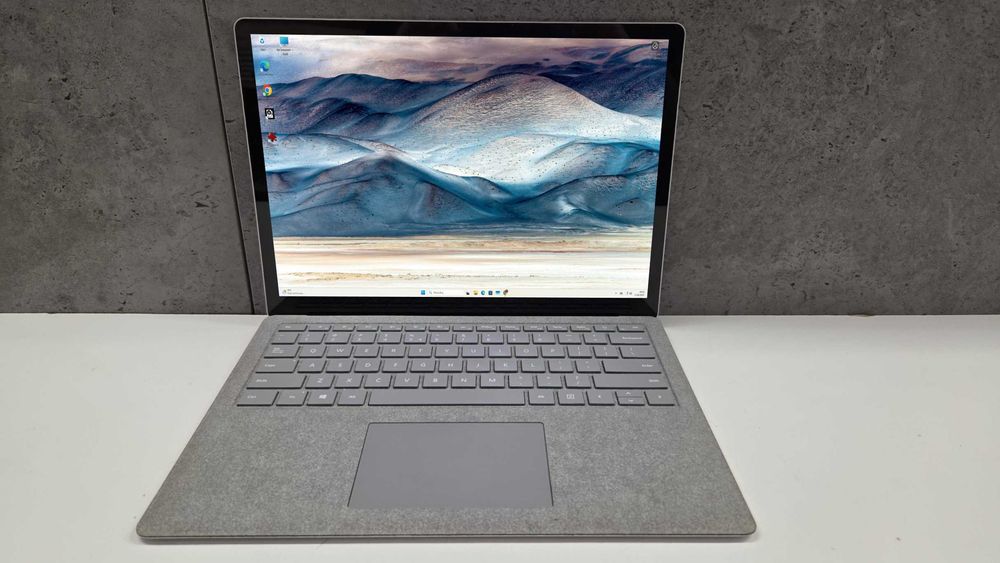 Surface Laptop 2 i5 8350U 8GB 128SSD 1769 Dotyk 2256x1504 Microsoft