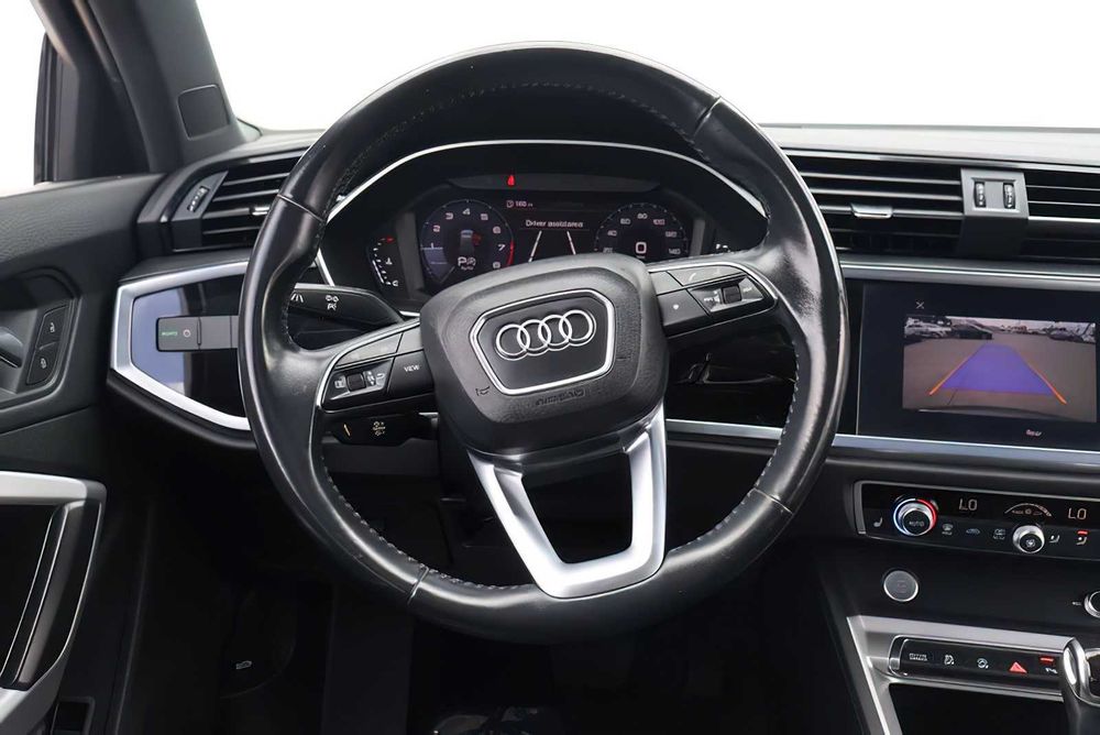 Audi Q3      2020
