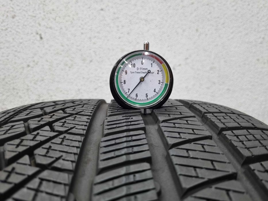275/40/19 105H Pirelli Pzero Winter * MO D.2724