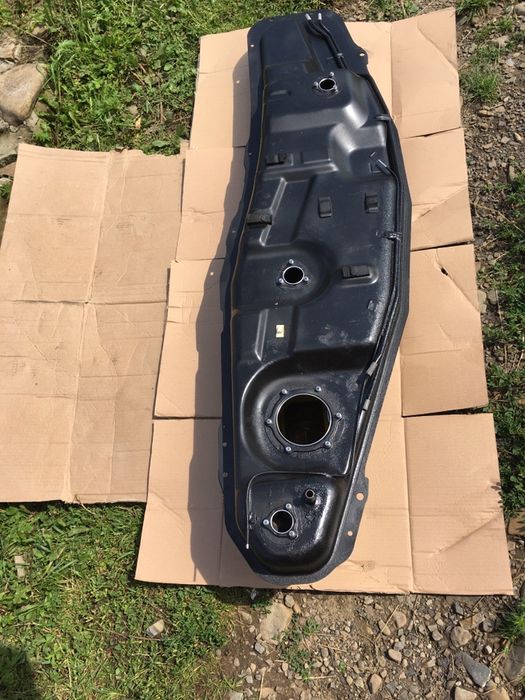 Паливні баки Mitsubishi Pajero Wagon на бензин і дизель