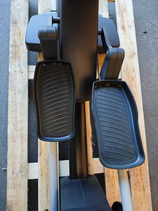 Орбітрек Еліптичний тренажер Technogym Synchro 1000 TV