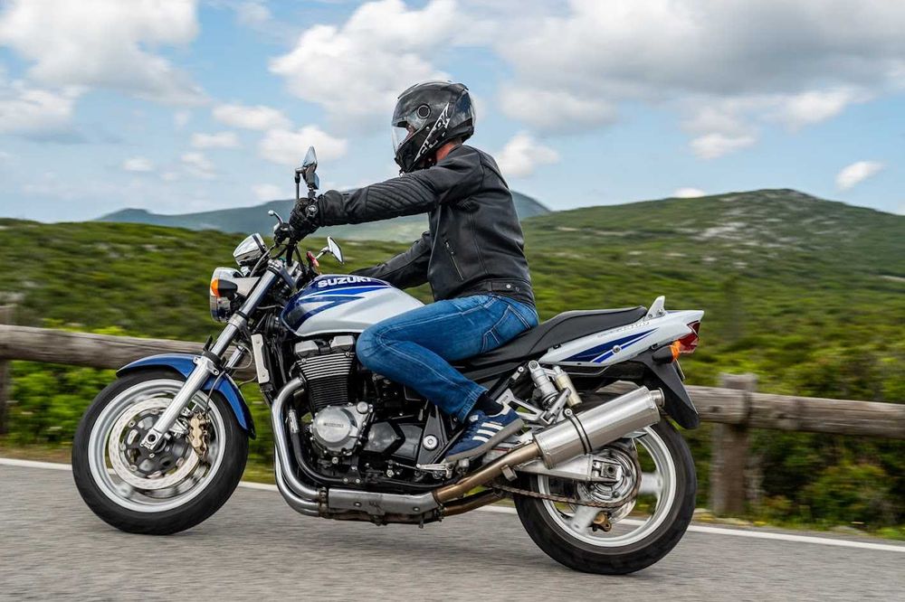 Suzuki GSX 1400 - Retro Muscle Bike