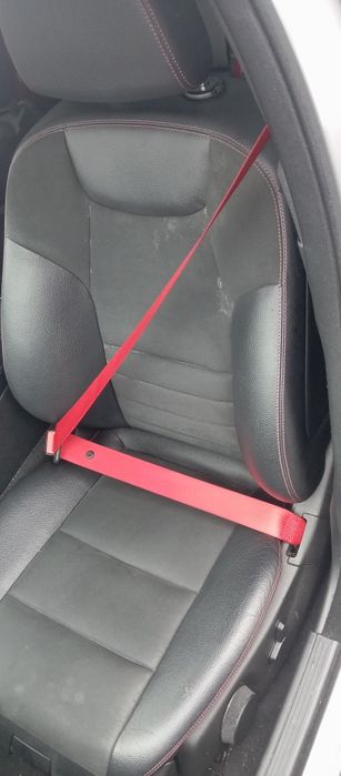 Pasy bezpieczeństwa mercedes c 204