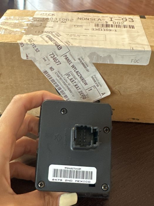 Panel włączników świateł Mopar 04602754AB – nowy, oryginał