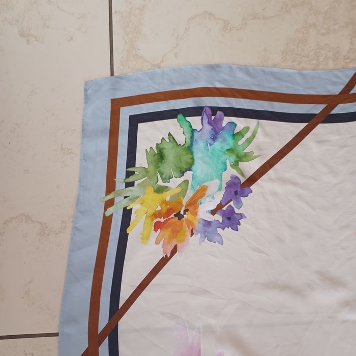 Apaszka jedwabna 75-75 cm